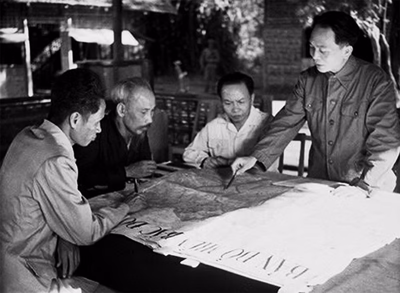 giao-duc-truyen-thong-lich-su-tren-que-huong-atk-1.jpg