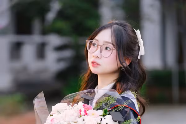 Em Nguyễn Thùy Dương, nữ sinh giành giải Nhất môn Lịch sử Kỳ thi học sinh giỏi quốc gia.