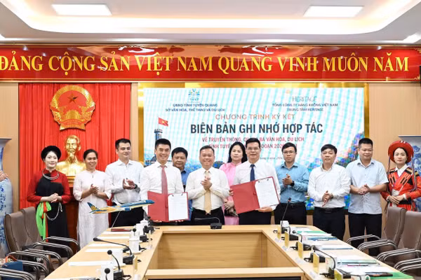 Lễ ký kết biên bản ghi nhớ hợp tác. (Ảnh: Sở VHTT&DL Tuyên Quang).