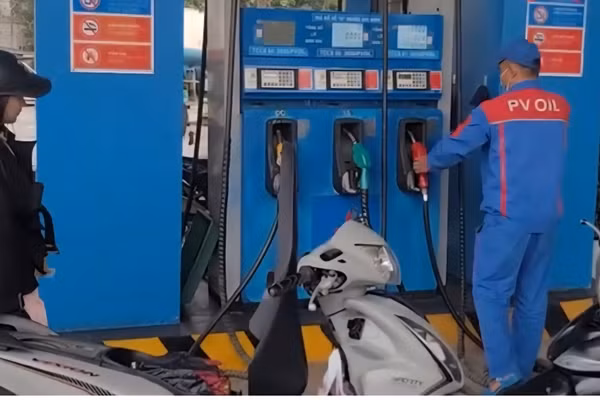 Cơ quan chức năng khuyến cáo người dân không tích trữ xăng dầu.