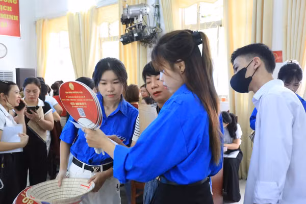 Đợt 1, Trường Đại học Tân Trào đón hơn 1.000 tân sinh viên nhập học.