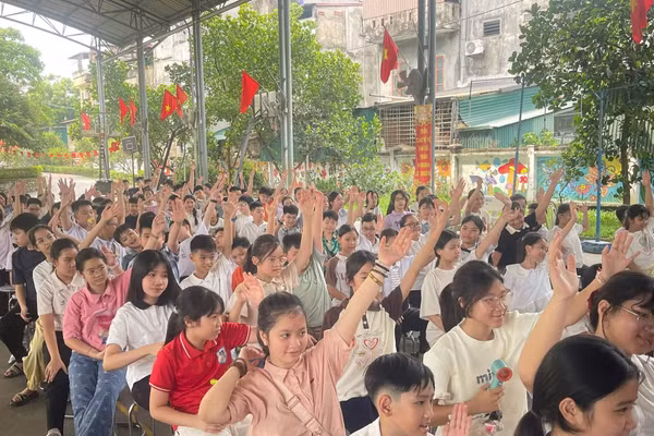 Các em học sinh Trường THCS Lê Quý Đôn, phường Minh Xuân, Tuyên Quang.