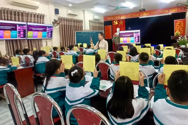 Một tiết học được dự giờ trực tuyến tại Tuyên Quang.