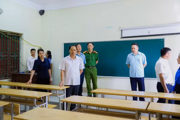 Kiểm tra công tác chuẩn bị Kỳ thi tốt nghiệp THPT 2026 tại xã Pà Vầy Sủ.