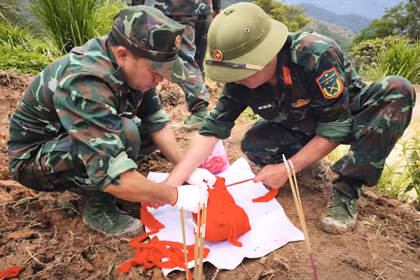 Hài cốt liệt sĩ từ thời kỳ kháng chiến chống Pháp được tìm thấy nhờ thông tin người dân cung cấp.