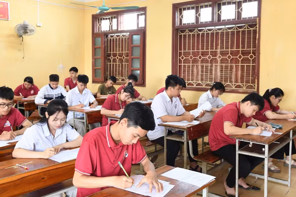 Học sinh Tuyên Quang chuẩn bị sẵn sàng cho kỳ thi tốt nghiệp.
