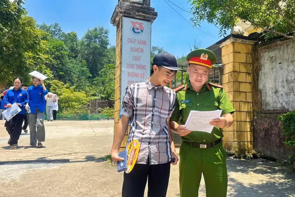 Thí sinh thi lớp 10 THPT tại Tuyên Quang.