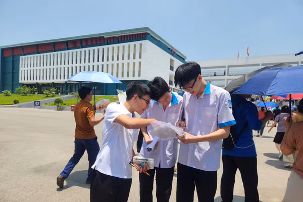 Các thí sinh tự tin sau khi hoàn thành 2 môn thi đầu tiên.