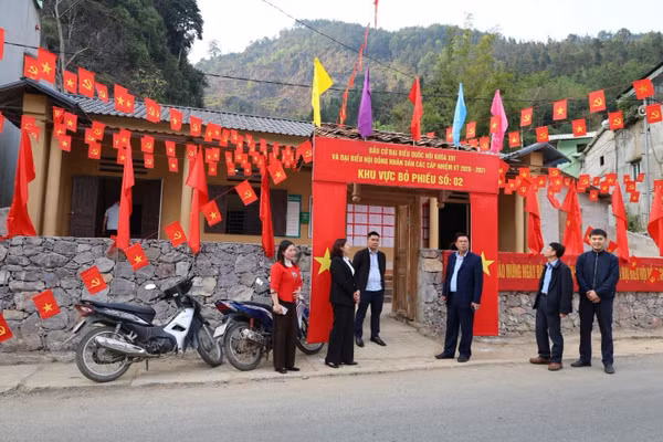 Các điểm bầu cử tại xã Đồng Văn, Tuyên Quang.