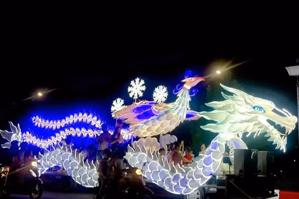 Mô hình trung thu dạo phố tại Tuyên Quang.