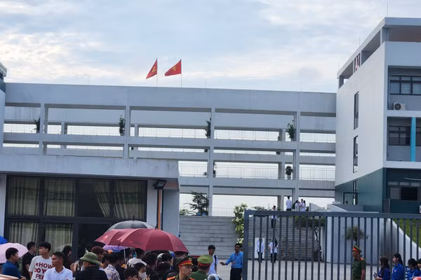 Điểm thi Trường THPT Chuyên Tuyên Quang an ninh được thắt chặt.