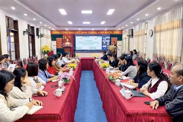 Các đại biểu tham dự hội nghị tại Tuyên Quang.