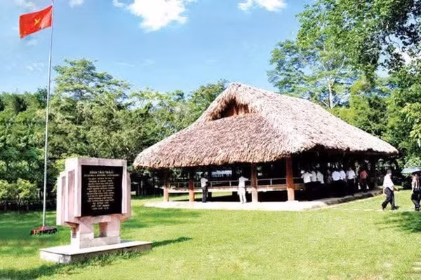 Đình Tân Trào nằm trong Khu di tích Quốc gia đặc biệt Tân Trào. (Ảnh: Sở VH,TT&DL Tuyên Quang).