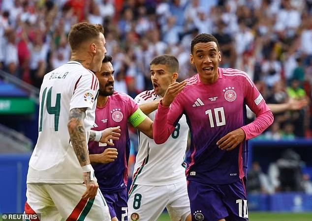 Chùm ảnh: Đội bóng đầu tiên vượt qua vòng bảng EURO 2024 