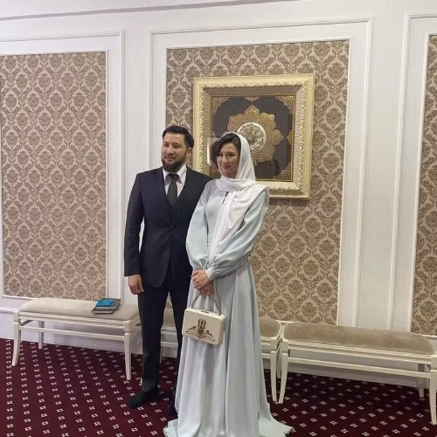 Về đời tư, cô nàng đã kết hôn cùng doanh nhân Sayat Salman vào năm 2020. Cặp đôi đã có với nhau một nhóc tì đáng yêu. 'Nữ thần bóng chuyền' sở hữu khối tài sản triệu đô