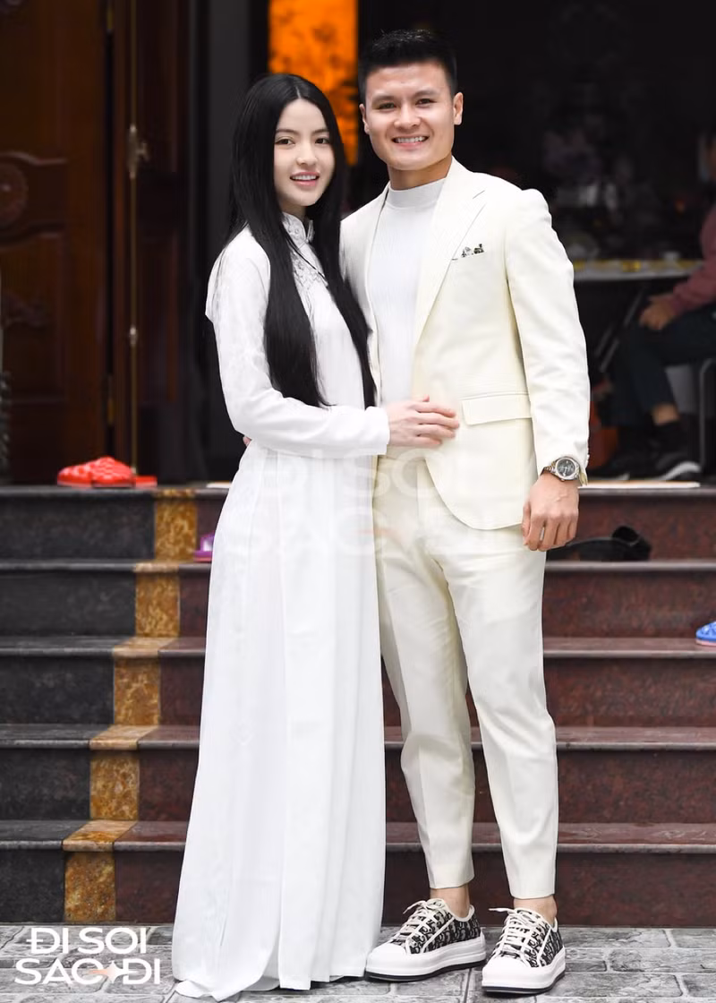 Khoảnh khắc ngọt như kẹo của Quang Hải - Thanh Huyền trong lễ dạm ngõ