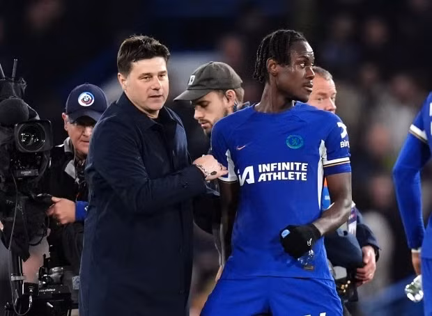 Gục ngã trước Chelsea, Tottenham xa rời vé dự Champions League 