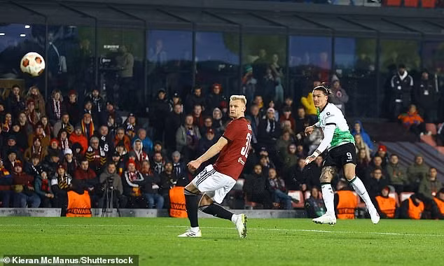 Màn trình diễn chói sáng của Darwin Nunez giúp Liverpool dẫn trước đối thủ 3-0 ngay trong hiệp một. Liverpool đại thắng, gửi lời ‘tuyên chiến’ Man City