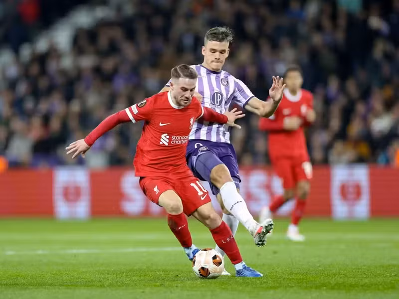 Liverpool ‘thua oan’ đội bóng yếu của Pháp?