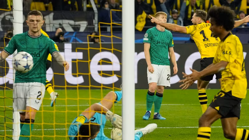 PSV đấu Borussia Dortmund. Bất ngờ kết quả bốc thăm vòng knock-out Champions League