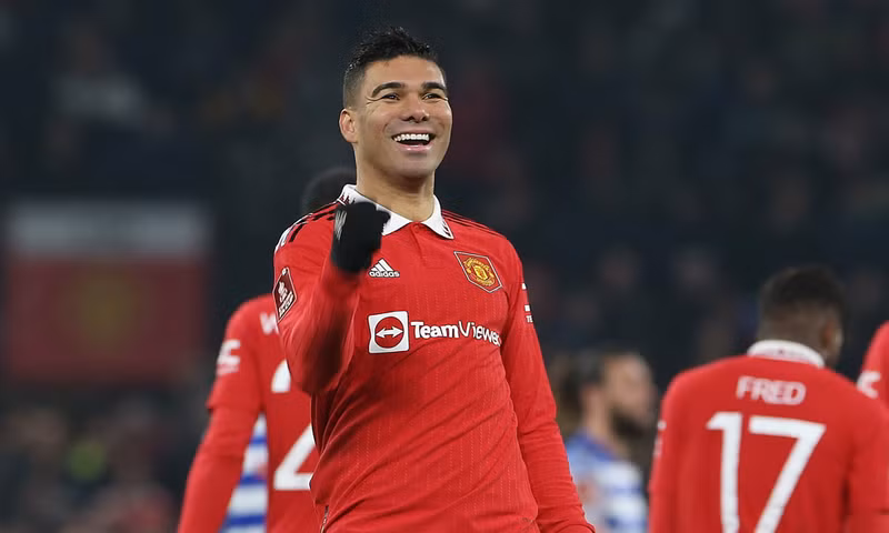 <strong> Casemiro:</strong> Ngôi sao người Brazil và câu lạc bộ Man Utd đang có 22,2 triệu người theo dõi trên Instagram, giúp anh kiếm được 10.617 bảng cho mỗi bài đăng. 10 ngôi sao Champions League ‘giàu to’ nhờ đăng bài trên mạng xã hội