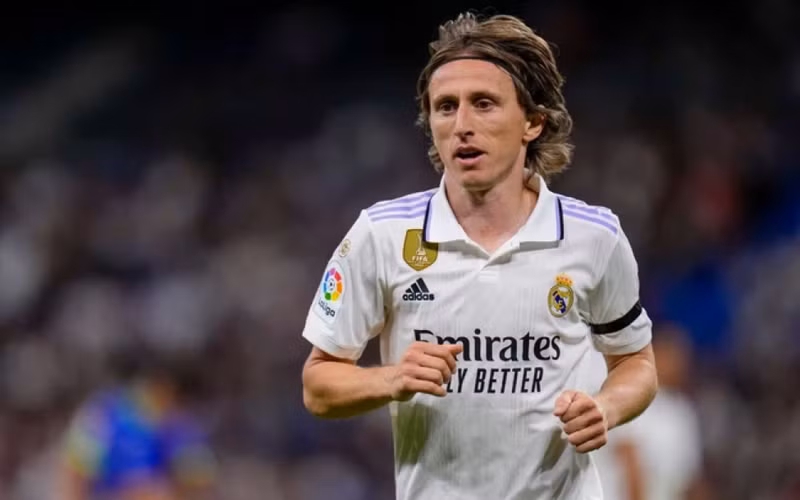 </strong> <strong> Luka Modric</strong>: Tiền vệ người Croatia và câu lạc bộ Real Madrid đang có 33,3 triệu người theo dõi trên Instagram, giúp anh kiếm được 18.921 bảng cho mỗi bài đăng.<br/> <strong> 10 ngôi sao Champions League ‘giàu to’ nhờ đăng bài trên mạng xã hội
