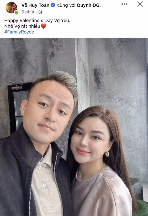Tiền vệ Võ Huy Toàn với dòng trạng thái "Nhớ vợ rất nhiều". Hội cầu thủ Việt công khai tình cảm ngọt ngào ngày Lễ tình nhân