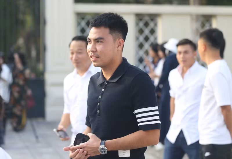 Quang Hải, Hồng Duy về quê lúa chúc phúc Đoàn Văn Hậu – Doãn Hải My 
