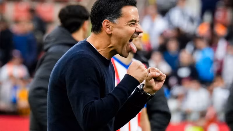 <strong> 3. Michel (Girona): </strong>Nhà cầm quân này giúp đội bóng ‘thường thường’ như Girona xếp thứ hai La Liga khi với 45 điểm sau 18 trận – chỉ kém ngôi đỉnh bảng Real Madrid về hiệu số phụ. Top 10 HLV xuất sắc nhất châu Âu nửa đầu mùa 2023-2024