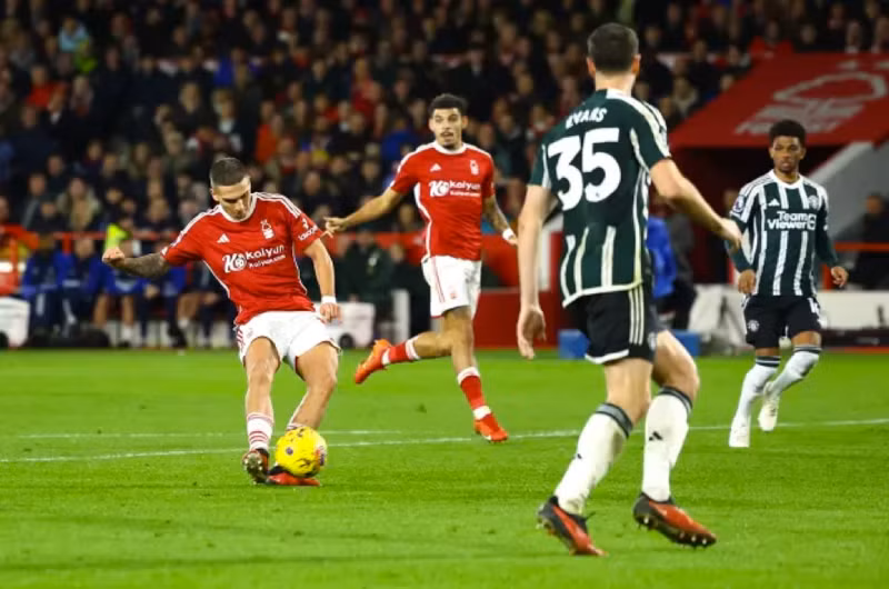 Man Utd kết thúc năm tồi tệ, ghế của Ten Hag lung lay 