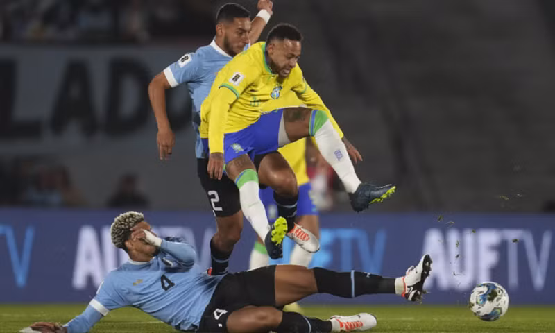 Neymar sẽ phải nghỉ thi đấu tới hết mùa giải này tại giải vô địch quốc gia Ả Rập Xê-út. Neymar ‘báo tin sốc’ cho người hâm mộ