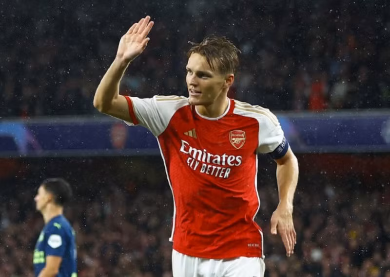 Dẫu vậy, Arsenal vẫn kết thúc trận đấu bằng bàn ấn định tỷ số 4-0 của Martin Odegaard ở phút 70. Chùm ảnh: Arsenal 'vùi dập' PSV sau 6 năm trở lại Champions League