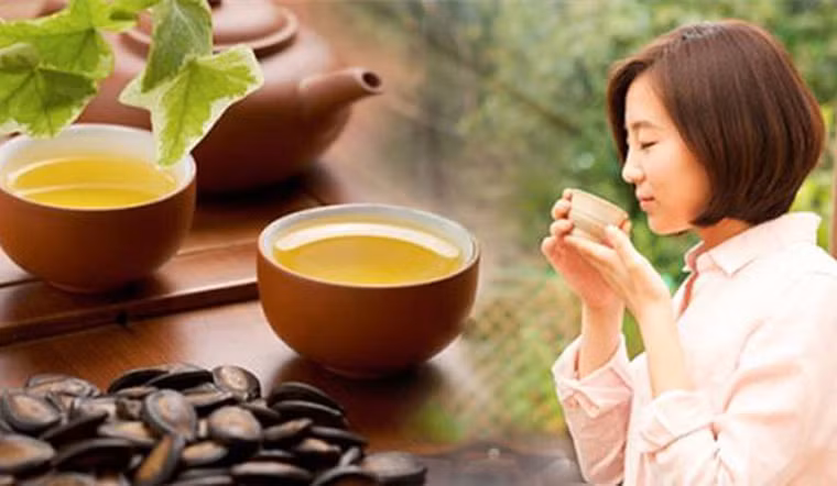Caffeine trong trà xanh giúp tăng cường chức năng não, cải thiện sự tỉnh táo, hiệu suất, bộ nhớ và sự tập trung. Top những thực phẩm giúp tăng cường trí nhớ ai cũng cần