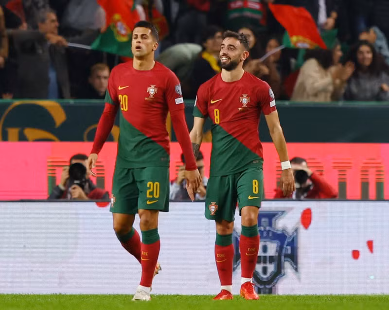 Ronaldo lặng tiếng, Bồ Đào Nha vẫn làm nên kỳ tích 