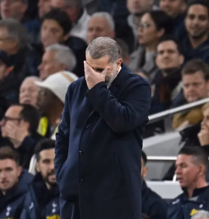 Kết quả trên đồng nghĩa, HLV Ange Postecoglou chấm dứt chuỗi trận bất bại cùng Tottenham. Chelsea thắng Tottenham trong trận đấu ‘điên rồ’ nhất lịch sử
