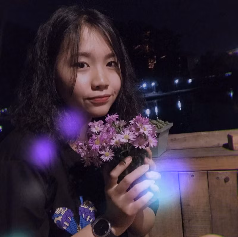 Vẻ duyên dáng của xạ thủ Mộng Tuyền. 'Nụ cười tỏa nắng' của nữ xạ thủ giành vé dự Olympic 2024 cho bắn súng Việt Nam