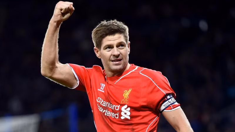 Cựu danh thủ Steven Gerrard đứng thứ năm trong số những cầu thủ ảnh hưởng nhất tới câu lạc bộ của mình trong 25 năm qua tại Ngoại hạng Anh. Top 5 HLV và 5 cầu thủ ảnh hưởng nhất Ngoại hạng Anh