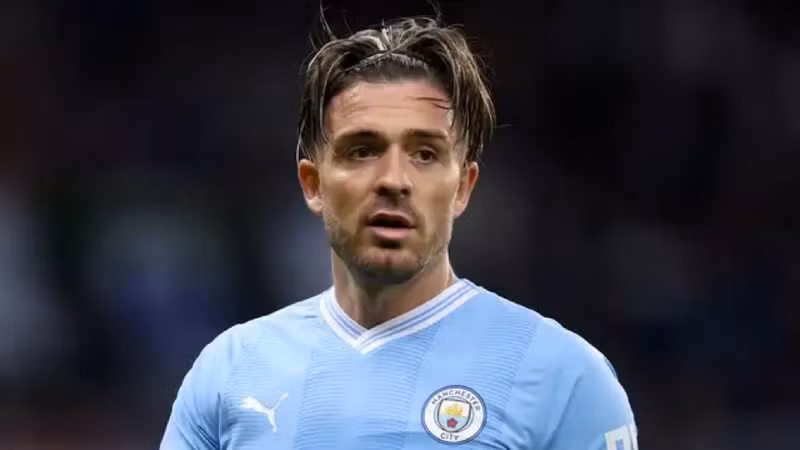Jack Gralish sẽ cùng Man City đối đầu chủ nhà Newcastle trong khuổn khổ vòng 21 Ngoại hạng Anh vào rạng sáng 14/1 (giờ Việt Nam). Gralish được bạn gái xinh đẹp lái siêu xe đưa tới sân tập Man City
