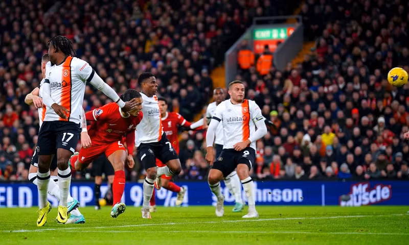 Liverpool thắng đậm, ‘cắt đuôi’ Man City và Arsenal ở Ngoại hạng Anh 