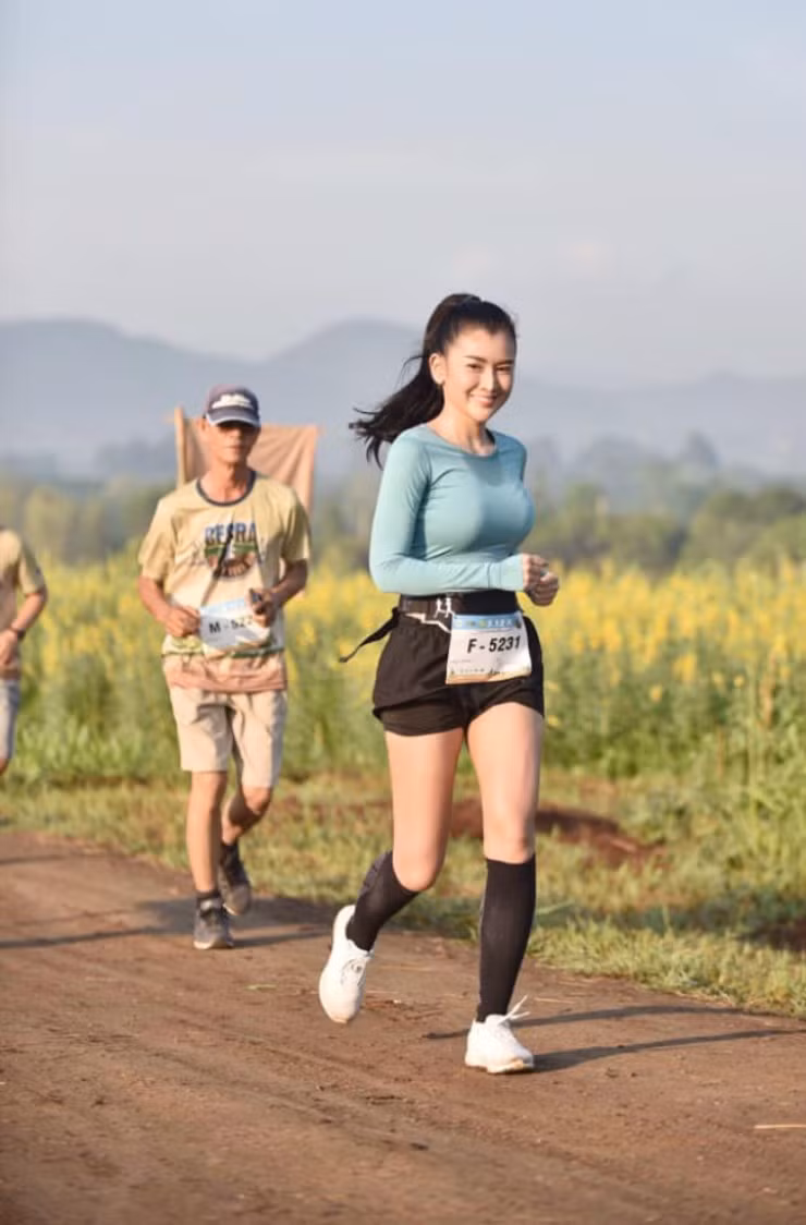  ‘Thiên thần chạy bộ’ Thái Lan gây sốt cộng đồng mạng 