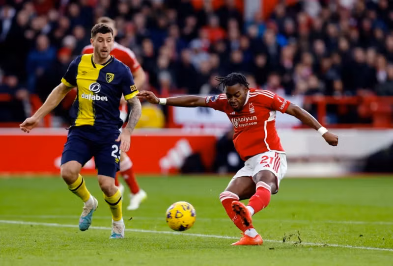 Nottingham Forest để thua AFC Bournemouth với tỷ số 2-3. Kết quả vòng 18 Ngoại hạng Anh: Quá nhiều bất ngờ