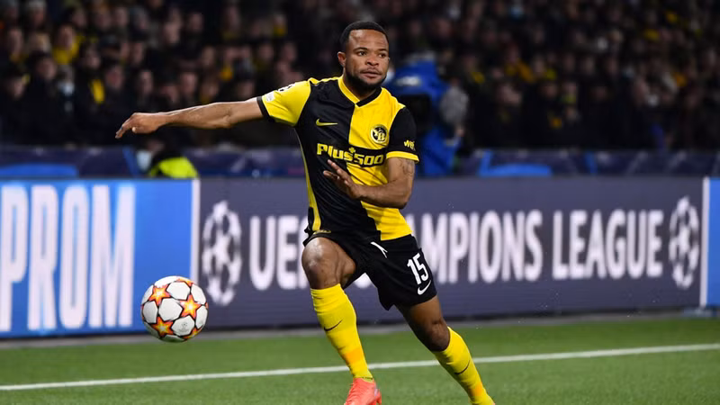 Tiền đạo Meschak Elia của Young Boys cũng nhận vô số lời chê sau màn trình diễn tệ trước Red Star Belgrade tại vòng 2 Champions League. Thủ môn Andre Onana lọt top cầu thủ tệ nhất vòng 2 Champions League
