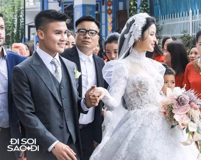 Chu Thanh Huyền khoe visual ngọt ngào hút mắt. Quang Hải đón cô dâu Thanh Huyền bằng siêu xe 14 tỷ đồng