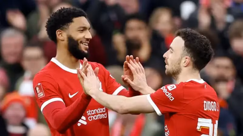 Cổ động viên kéo đến kín sân tri ân HLV Klopp, Liverpool thắng đậm tại Cup FA 