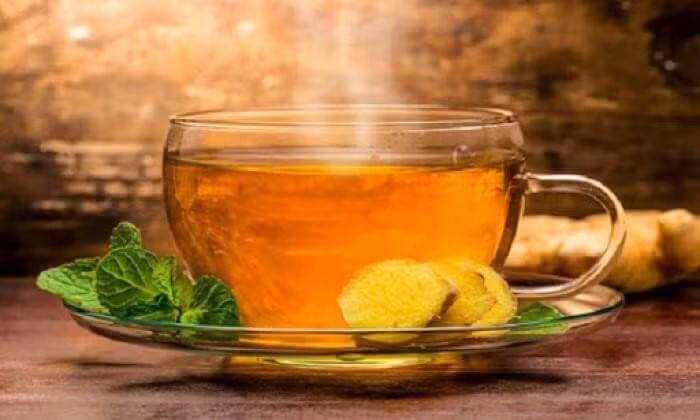 Một loạt các loại trà thảo dược đã được chứng minh là có tác dụng tốt trong việc giảm cảm giác buồn nôn - bao gồm cả trà gừng và bạc hà. Những cách giải rượu hữu hiệu nhất dịp Tết ai cũng cần