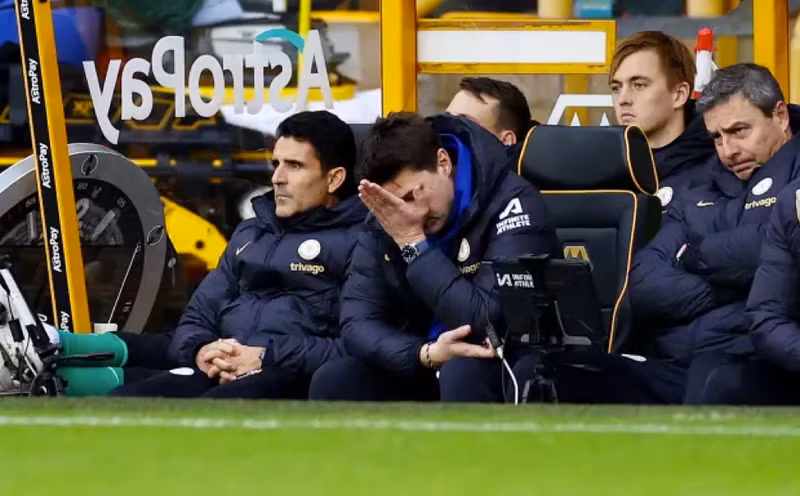 Cầu thủ Chelsea phá hỏng tiệc Giáng sinh