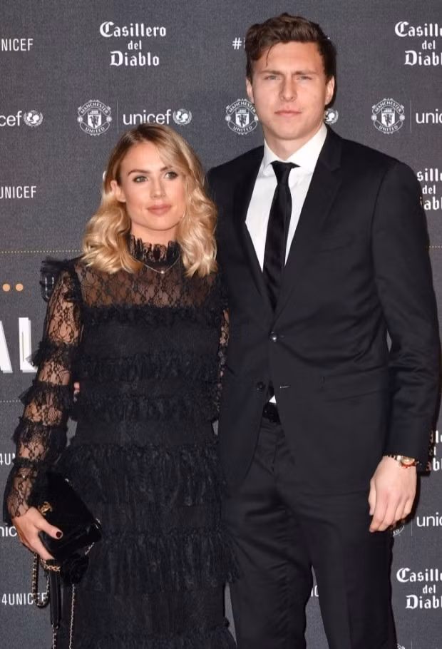 Maja là vợ trung vệ Victor Lindelof. Các nàng WAGs nóng bỏng của Man Utd khiến fan không thể rời mắt
