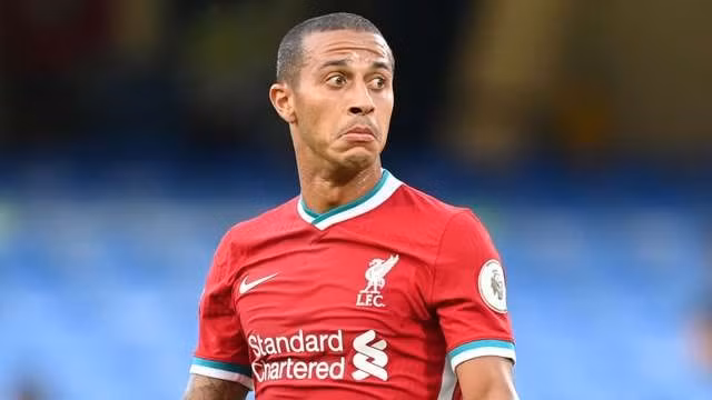 Thiago Alcantara: Tiền vệ Liverpool sắp rời đội bóng mà anh gắn bó từ năm 2020. Hiện chưa rõ Alcantara sẽ đầu quân cho đội bóng nào mùa tới, song anh ưu tiên chơi bóng đỉnh cao ở châu Âu. Đội hình cầu thủ tự do xuất sắc nhất kỳ chuyển nhượng hè 2024