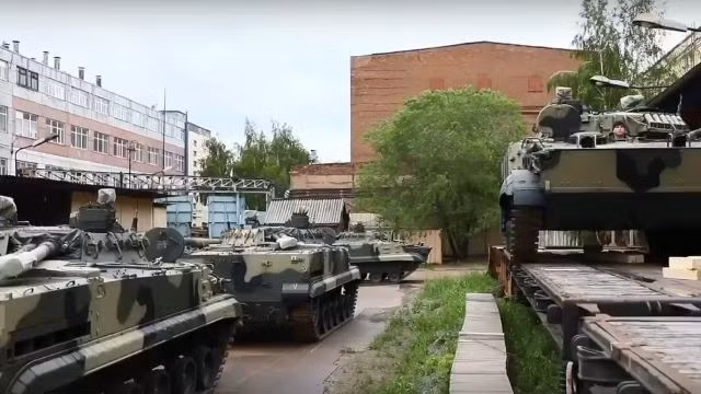 Hàng chục xe chiến đấu bộ binh BMP-3 tham chiến
