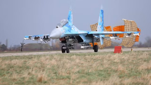 Belarus tung Su-30SM bất ngờ tập trận sẵn sàng chiến đấu